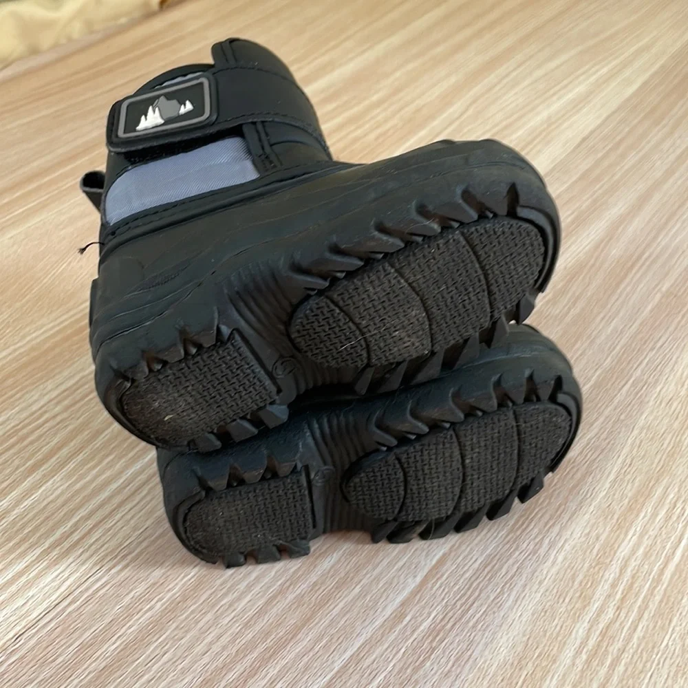 Mountain Creek water proof boots